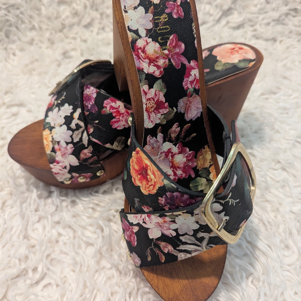 Floral Platform Slide Sandals in Black Floral Print
